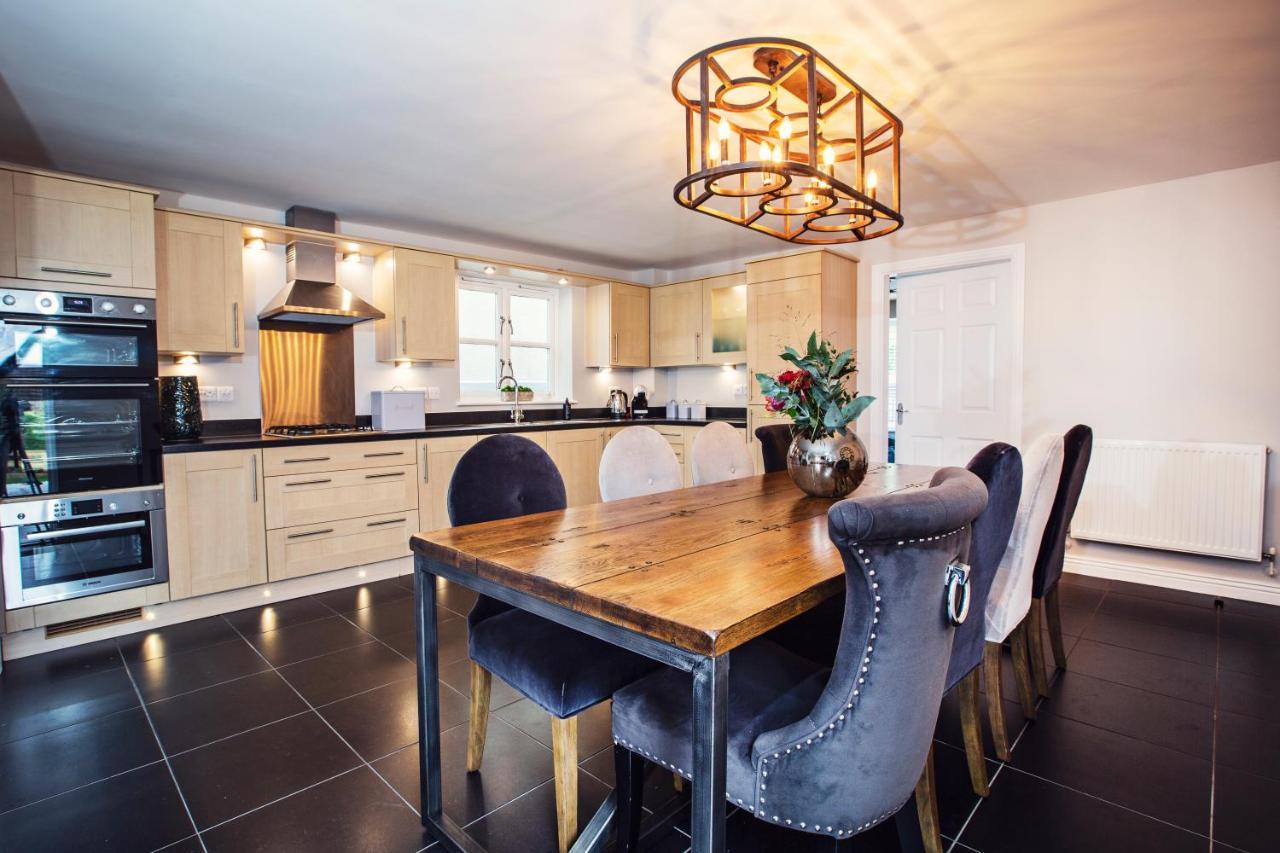 Beautiful 4-Bed Home, Hot Tub & Stunning Views - Abergavenny Esterno foto