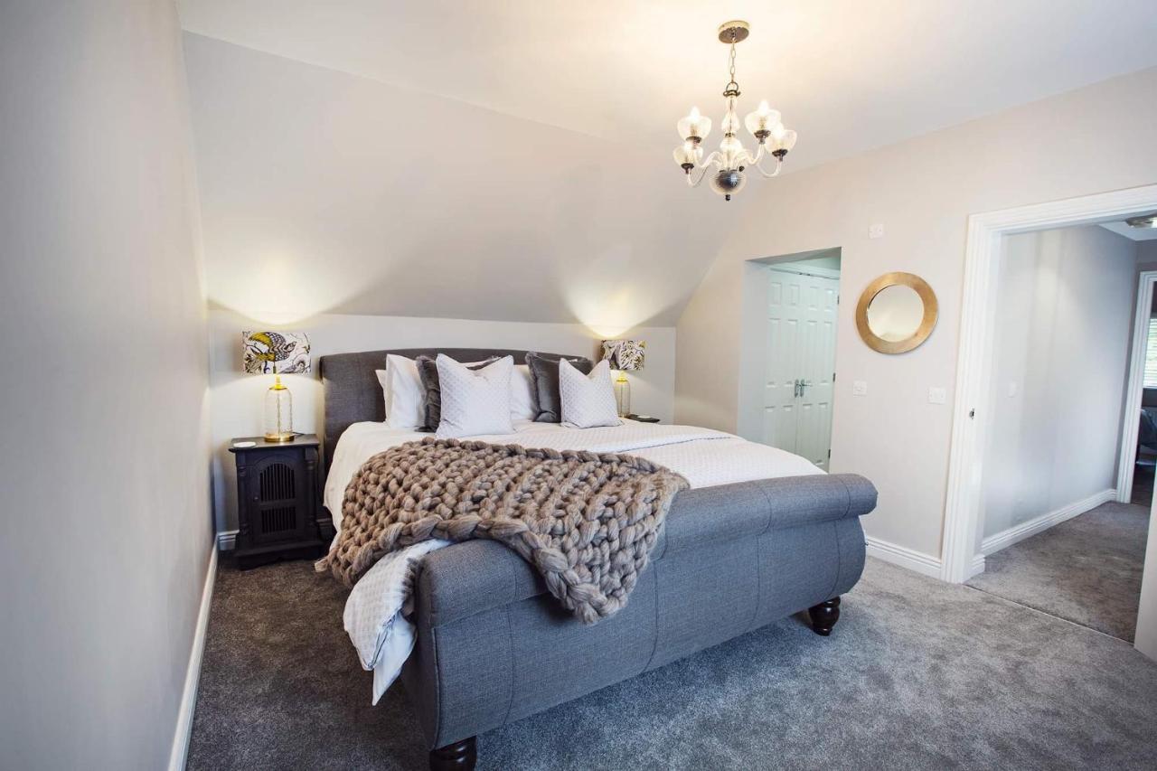 Beautiful 4-Bed Home, Hot Tub & Stunning Views - Abergavenny Esterno foto