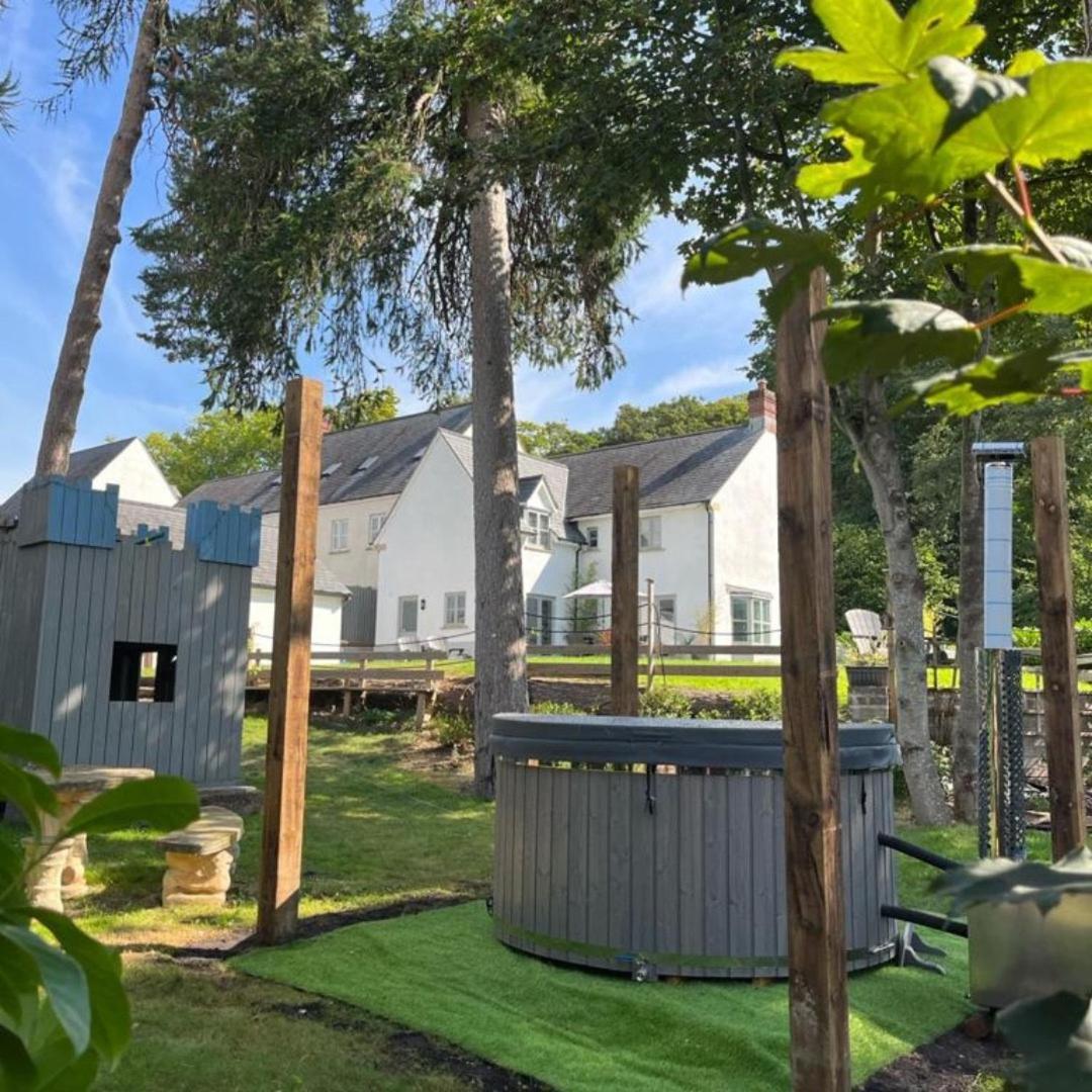 Beautiful 4-Bed Home, Hot Tub & Stunning Views - Abergavenny Esterno foto